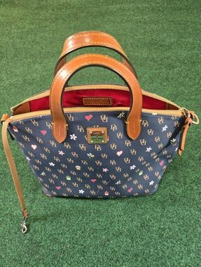 Authentic Dooney And Bourke Navy Gretta Novelty Satchel EUC Whimsical EUC